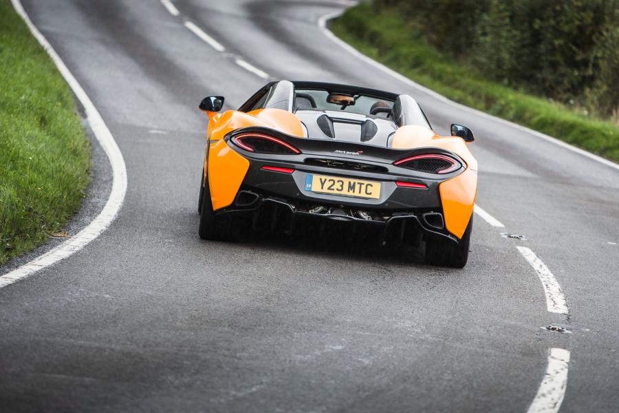  McLaren 570S Spider 2017 года  (UK) (фото 45 из 56)